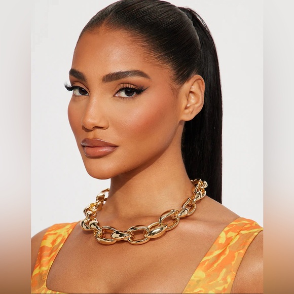 Fashion Nova Can’t Buy Class Necklace - Picture 5 of 9